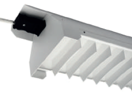 Трехполюсный разъем (типа папа) со сквозной проводкой устанавливается с обоих сторон модульного светильника для светодиодного торгового освещения серии Blade WHT LED